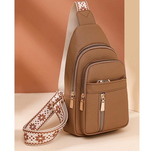 Luxe Pebbled Vegan Leather Zip up Crossbody Shoulder Bag - Picture 9 of 10